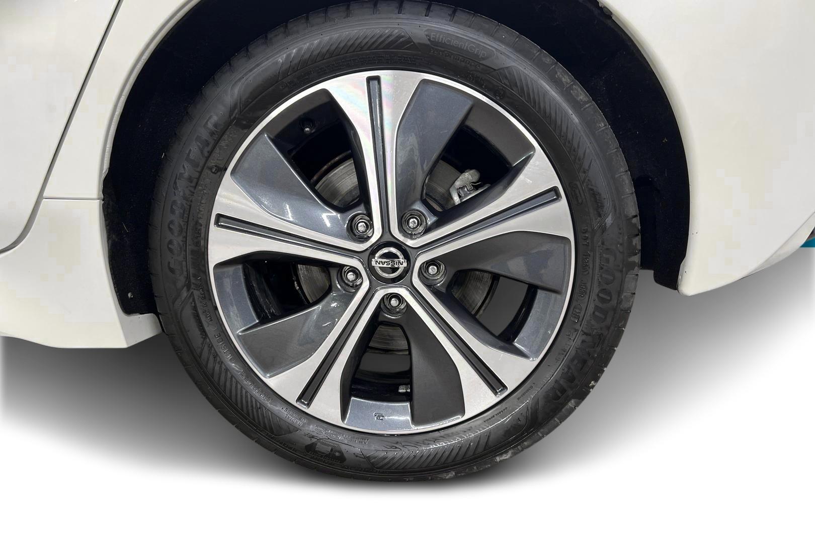 NISSAN Leaf 13