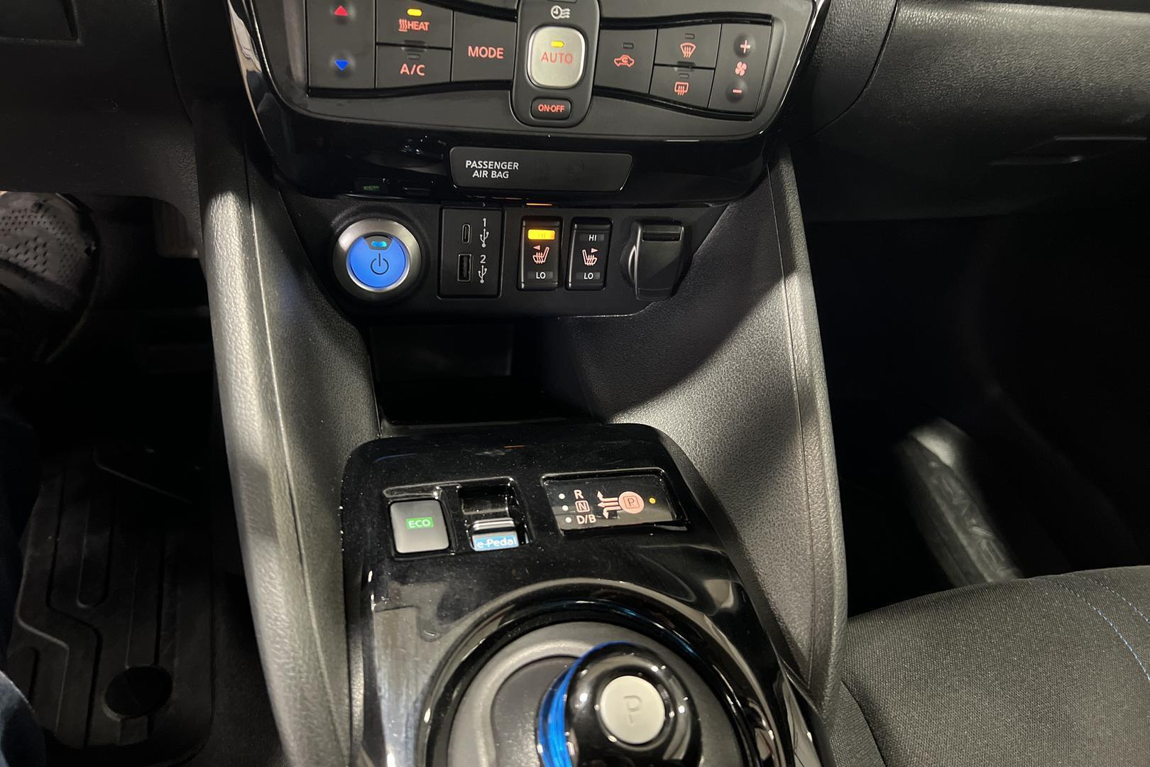 NISSAN Leaf 16