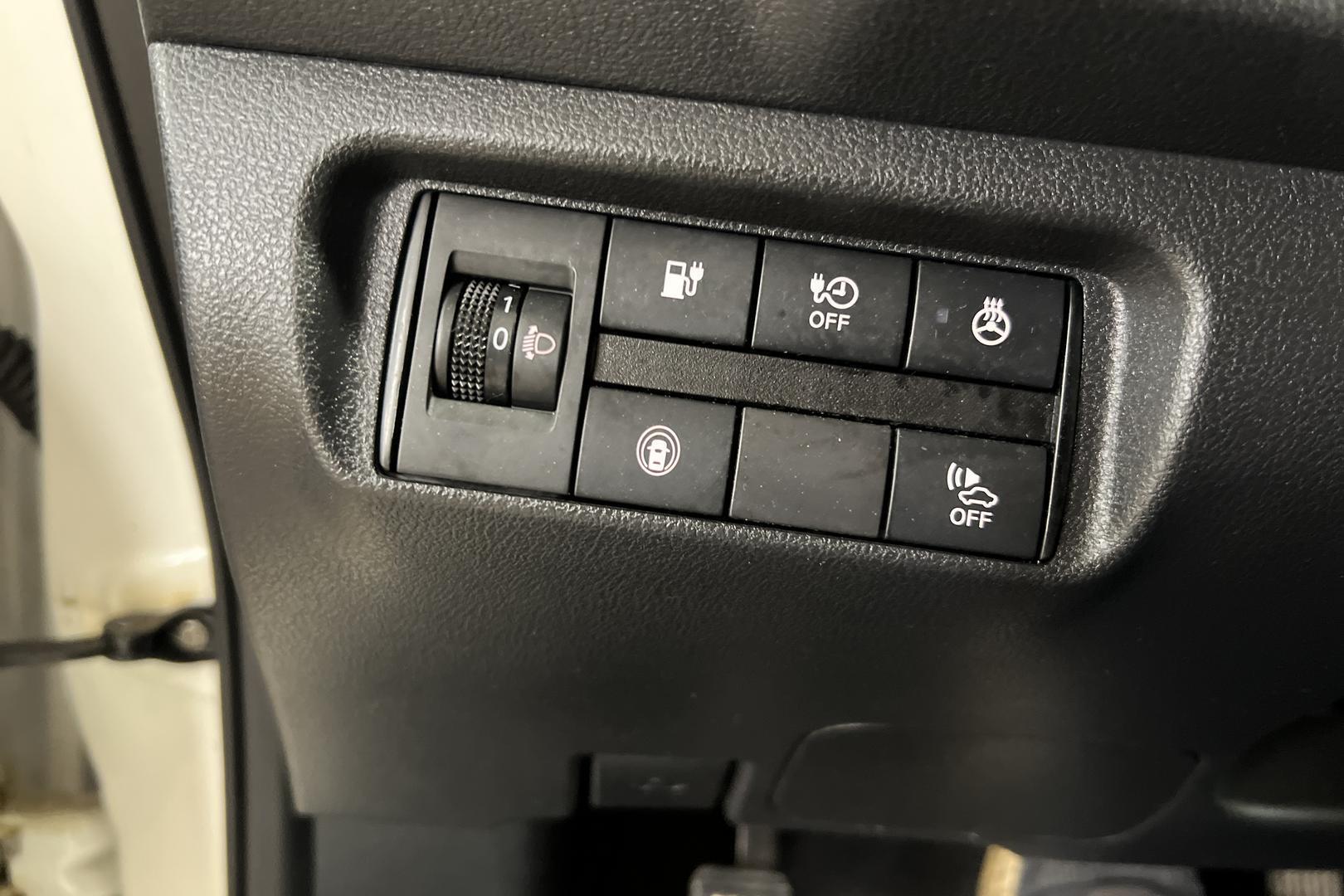 NISSAN Leaf 21