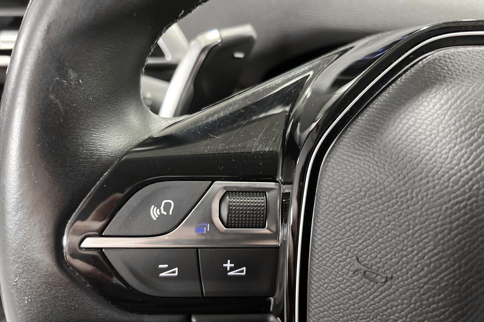PEUGEOT 5008 2022