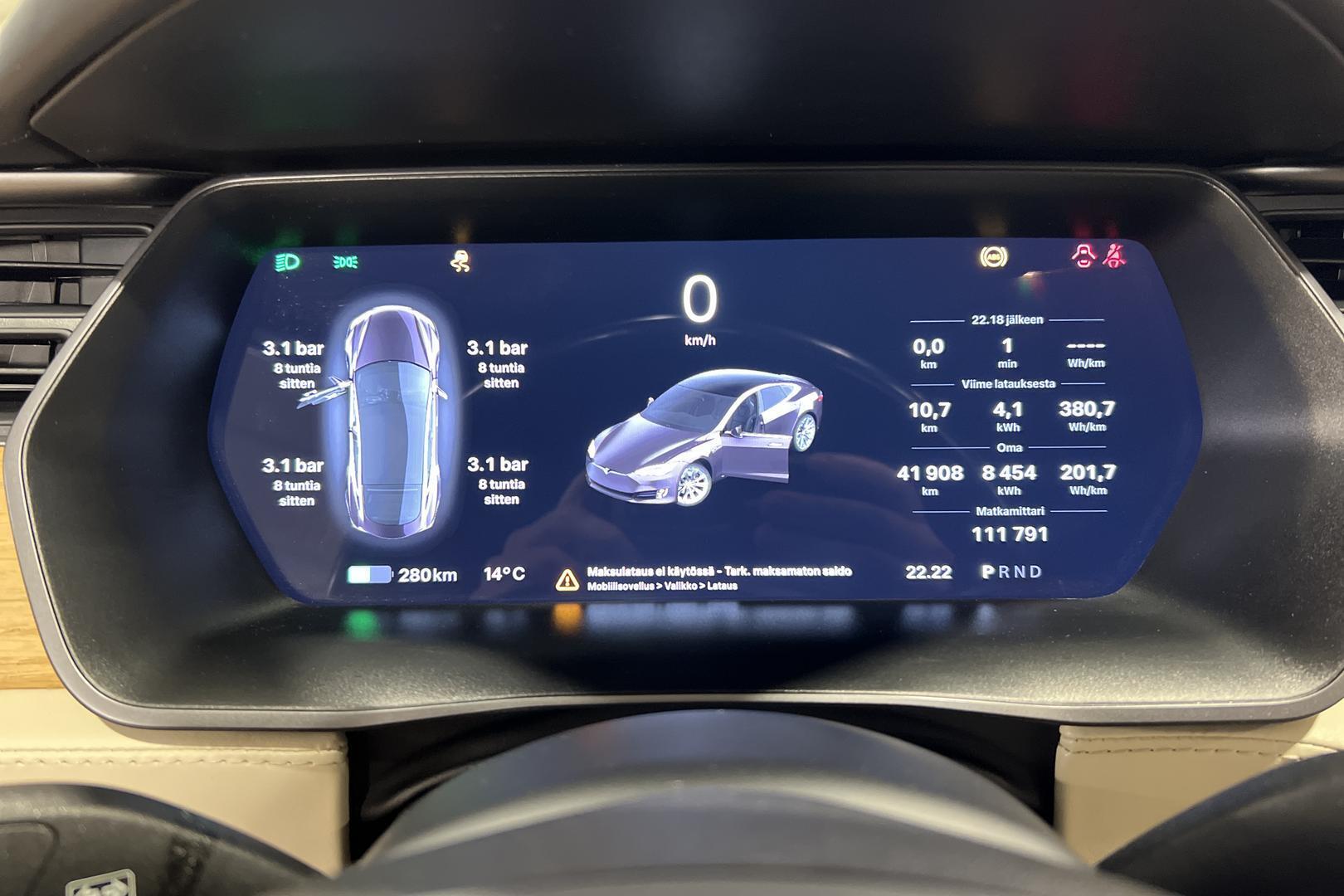 TESLA Model S 16