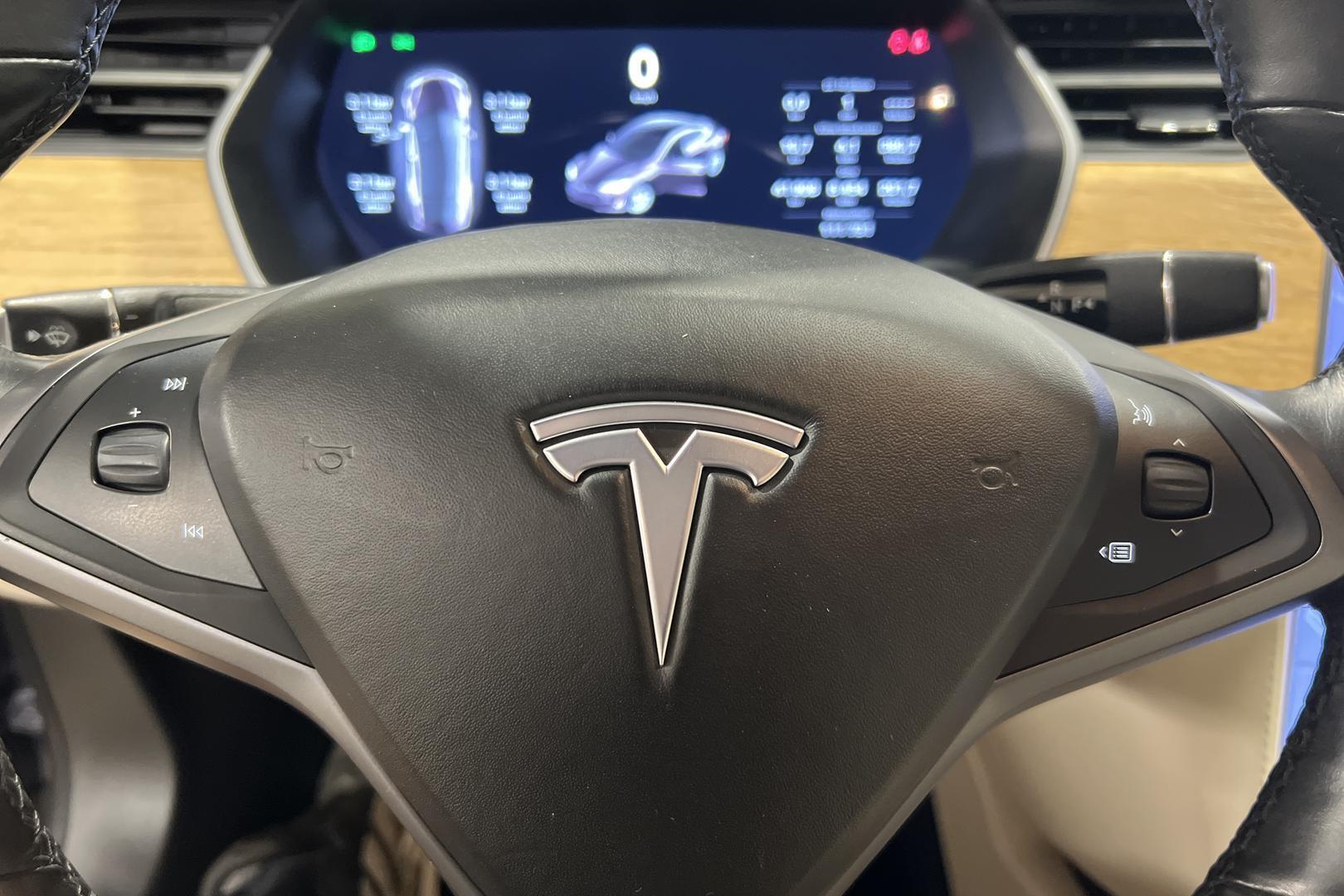 TESLA Model S 17