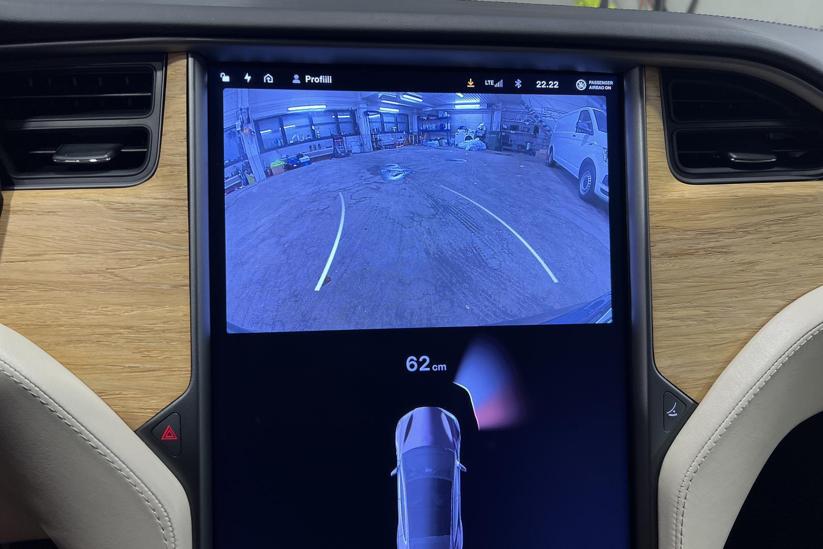 TESLA Model S 19