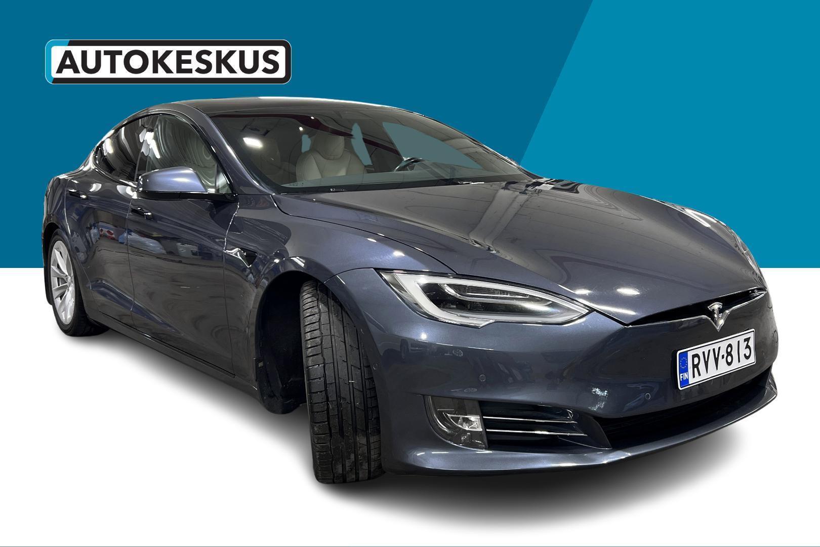 TESLA Model S 3