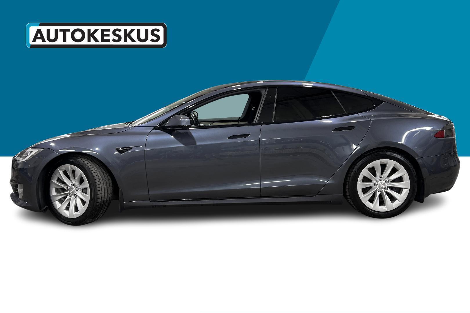 TESLA Model S 8
