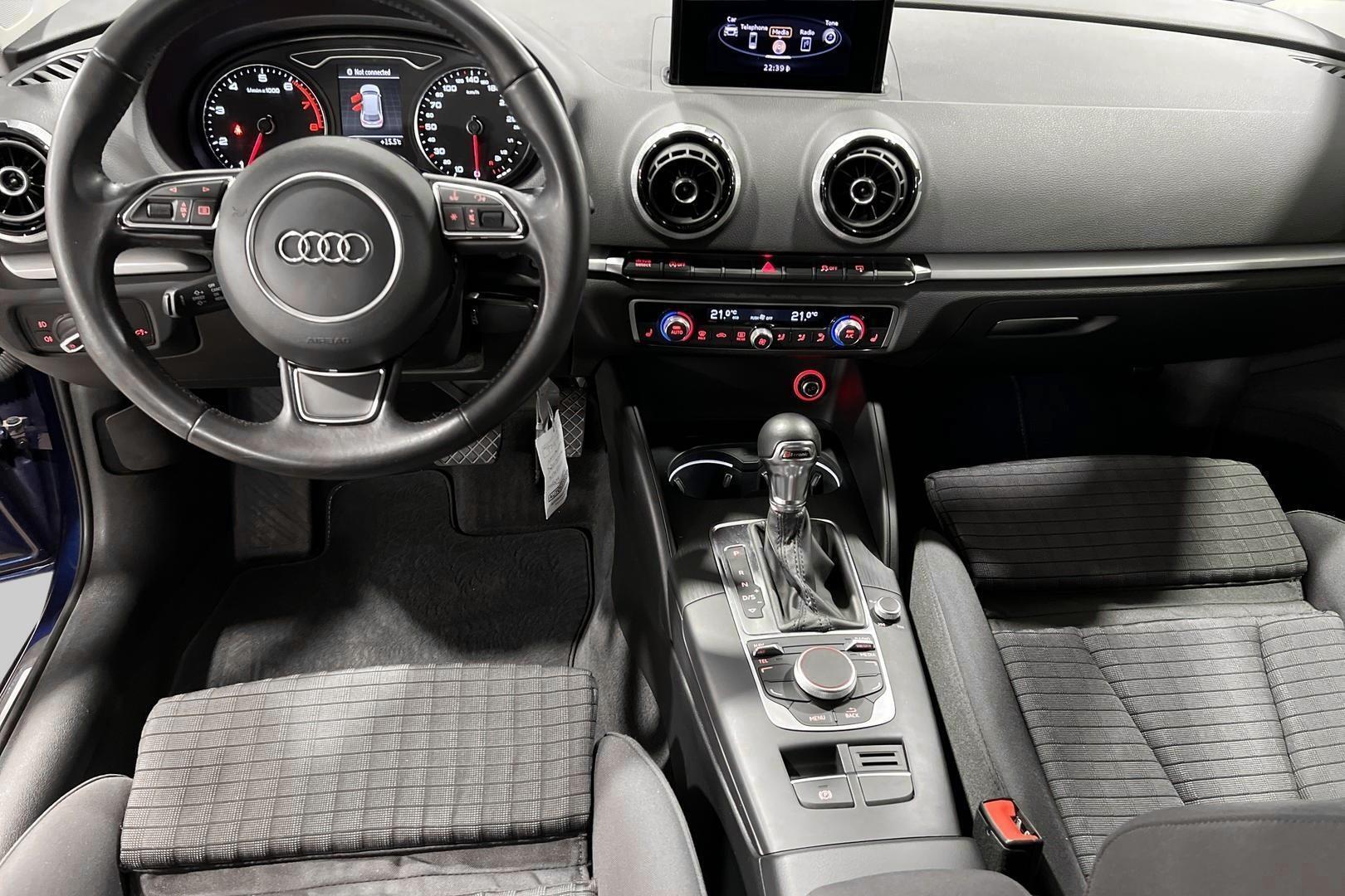 AUDI A3 2015