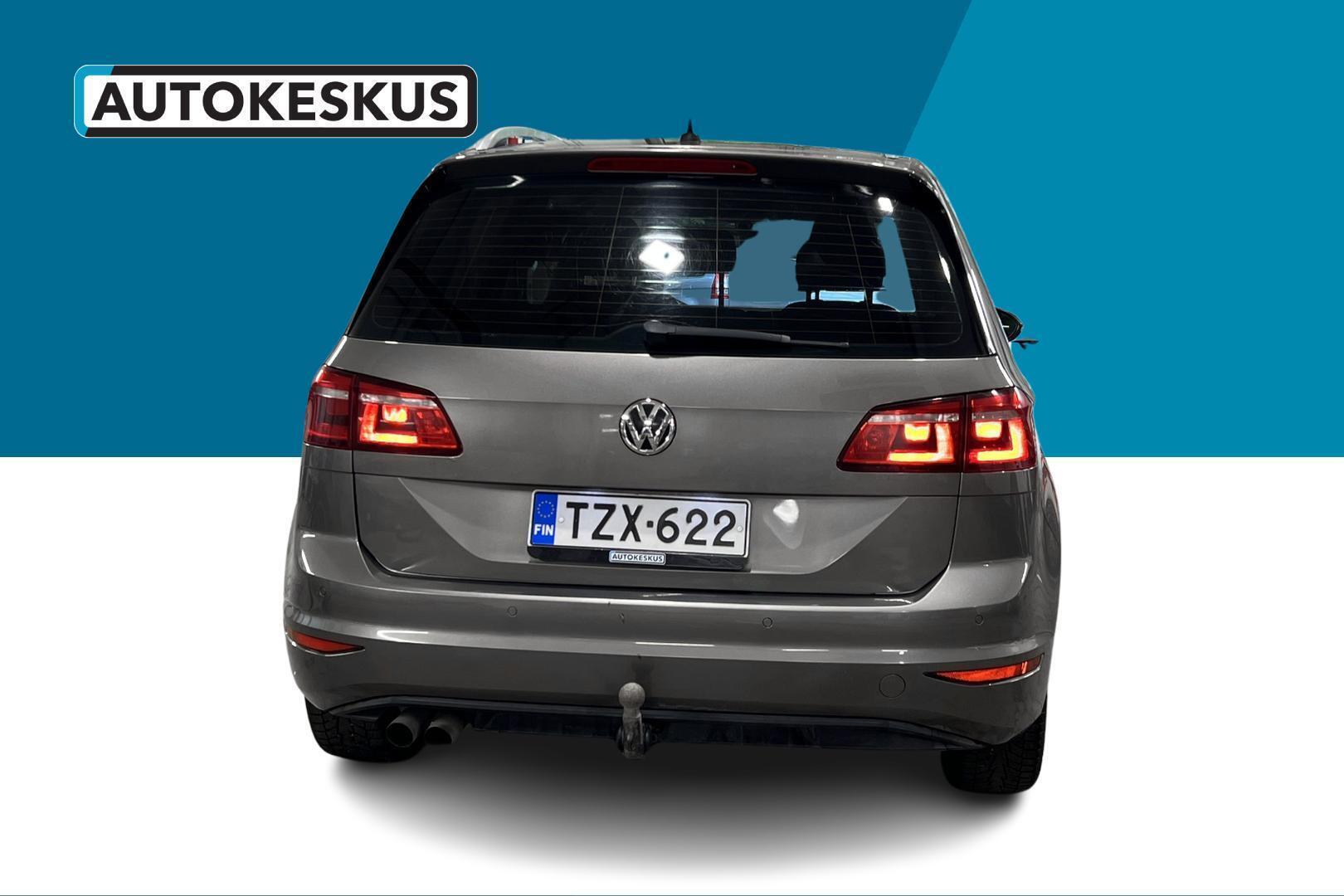 VOLKSWAGEN Golf Sportsvan 6