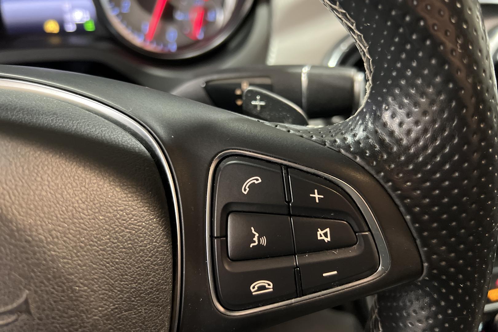 MERCEDES-BENZ CLA 2016