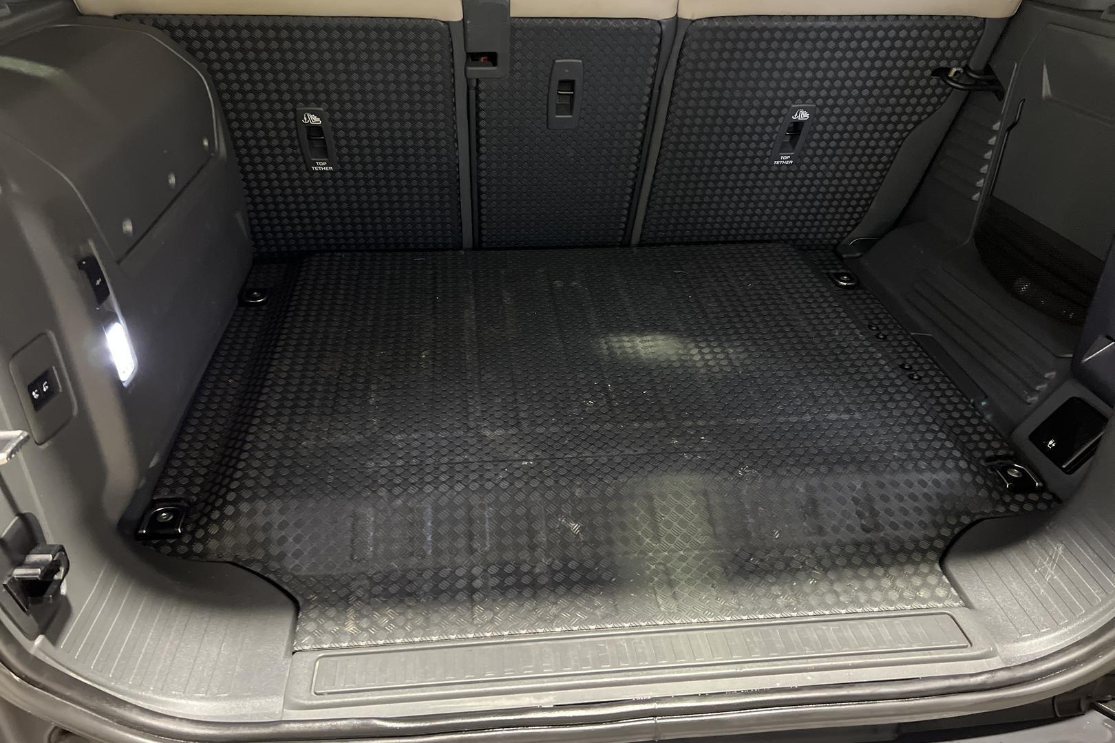 LAND ROVER Defender 2023