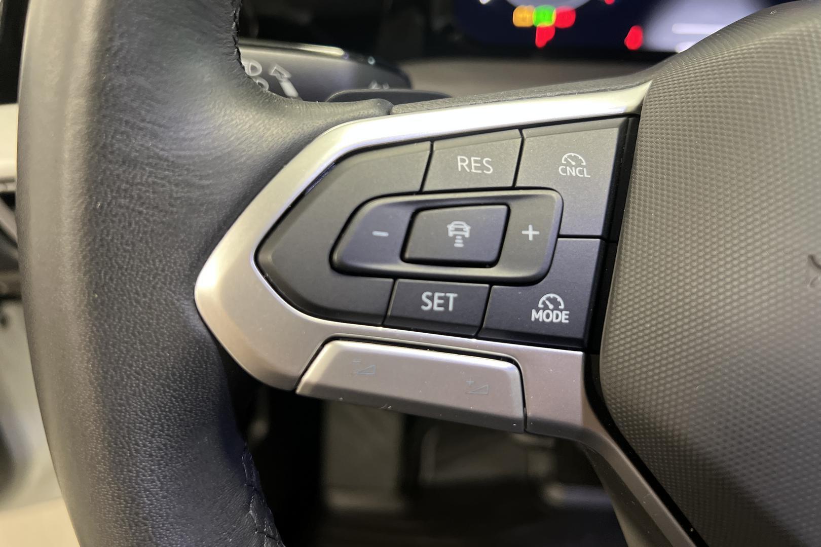 VOLKSWAGEN Golf 20
