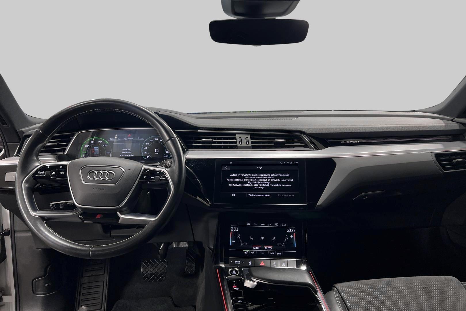 AUDI e-tron 11