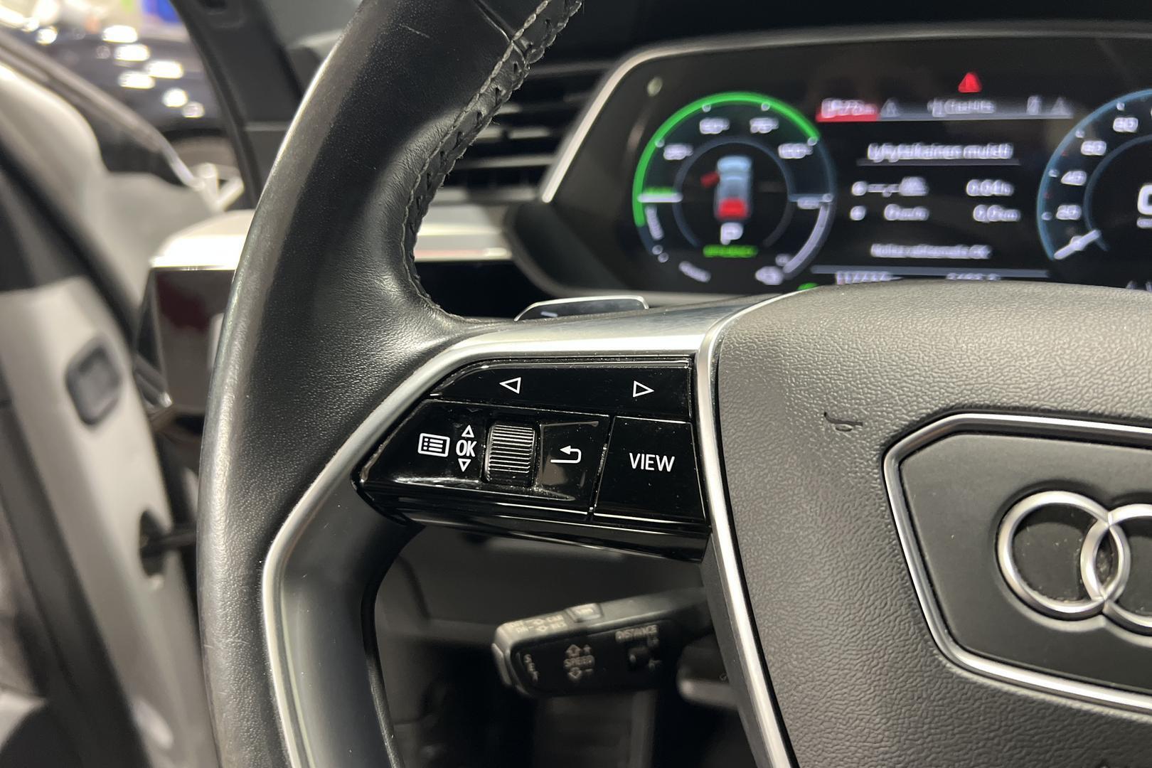AUDI e-tron 21