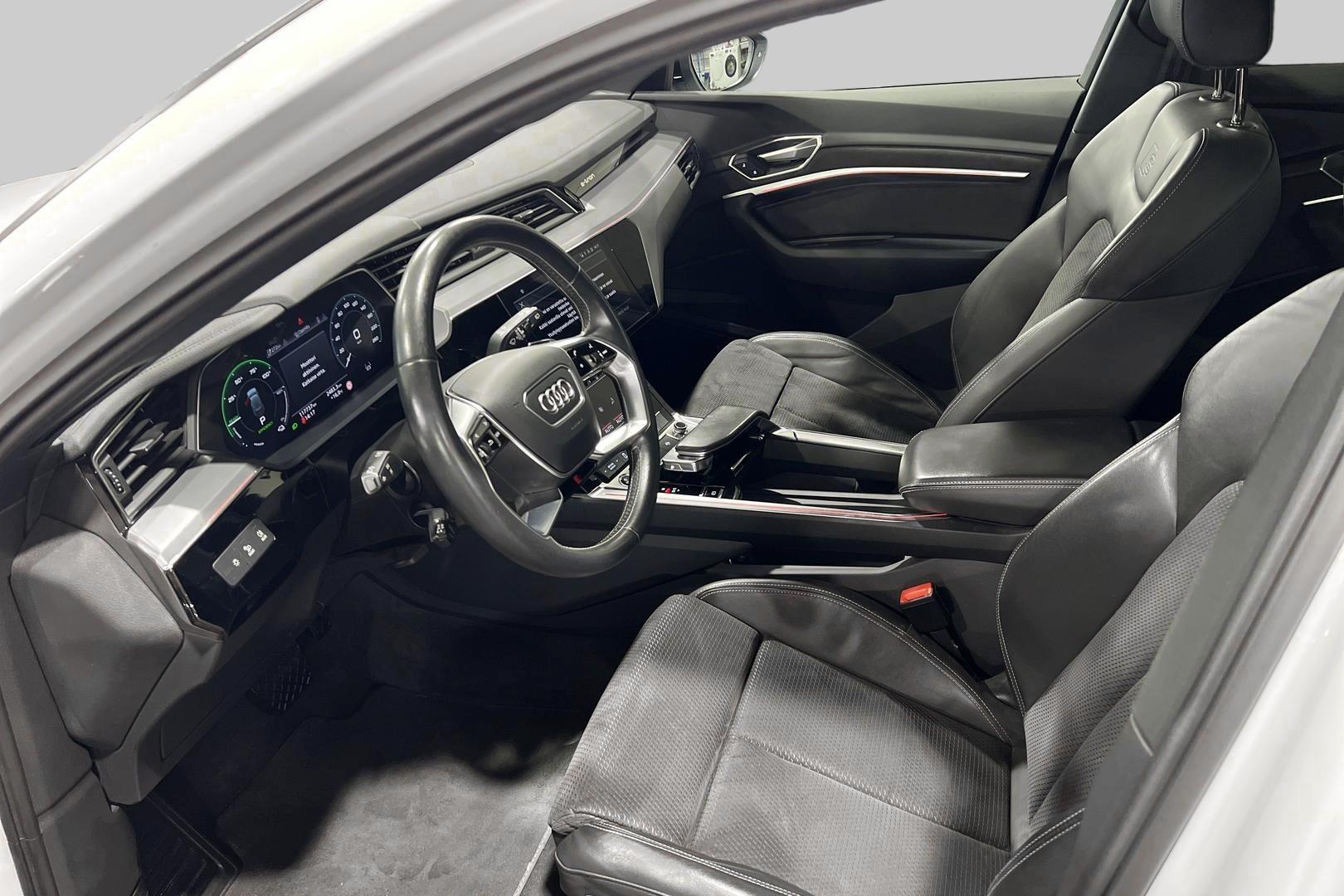 AUDI e-tron 9