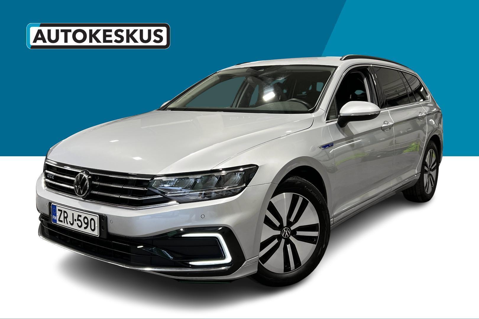VOLKSWAGEN Passat 2023