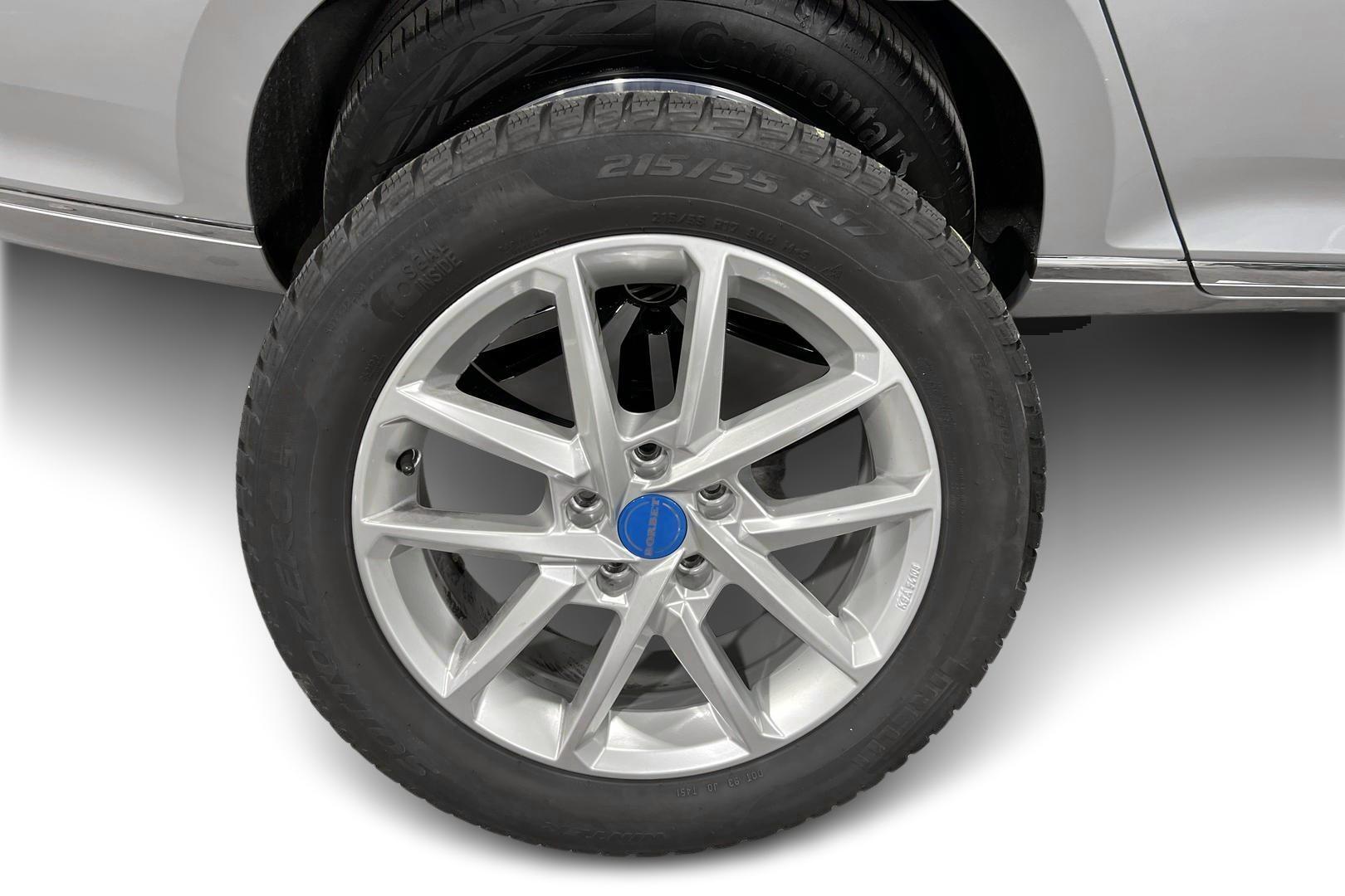 VOLKSWAGEN Passat 2023