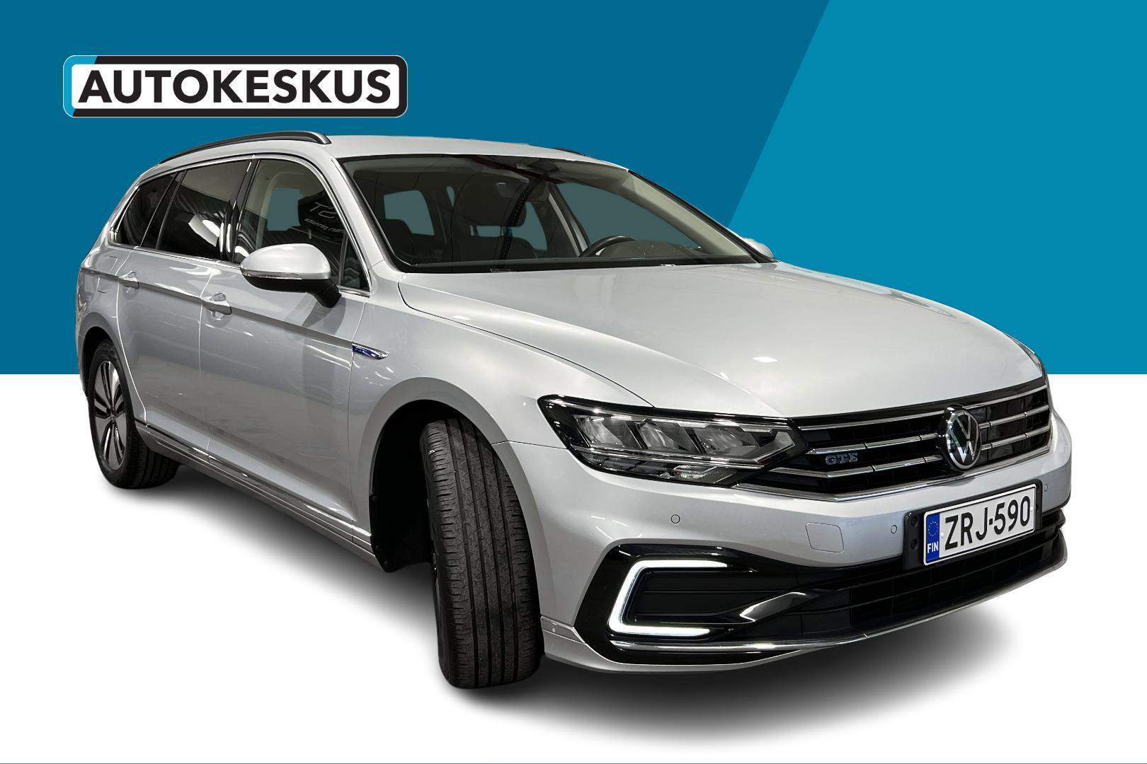 VOLKSWAGEN Passat 2023