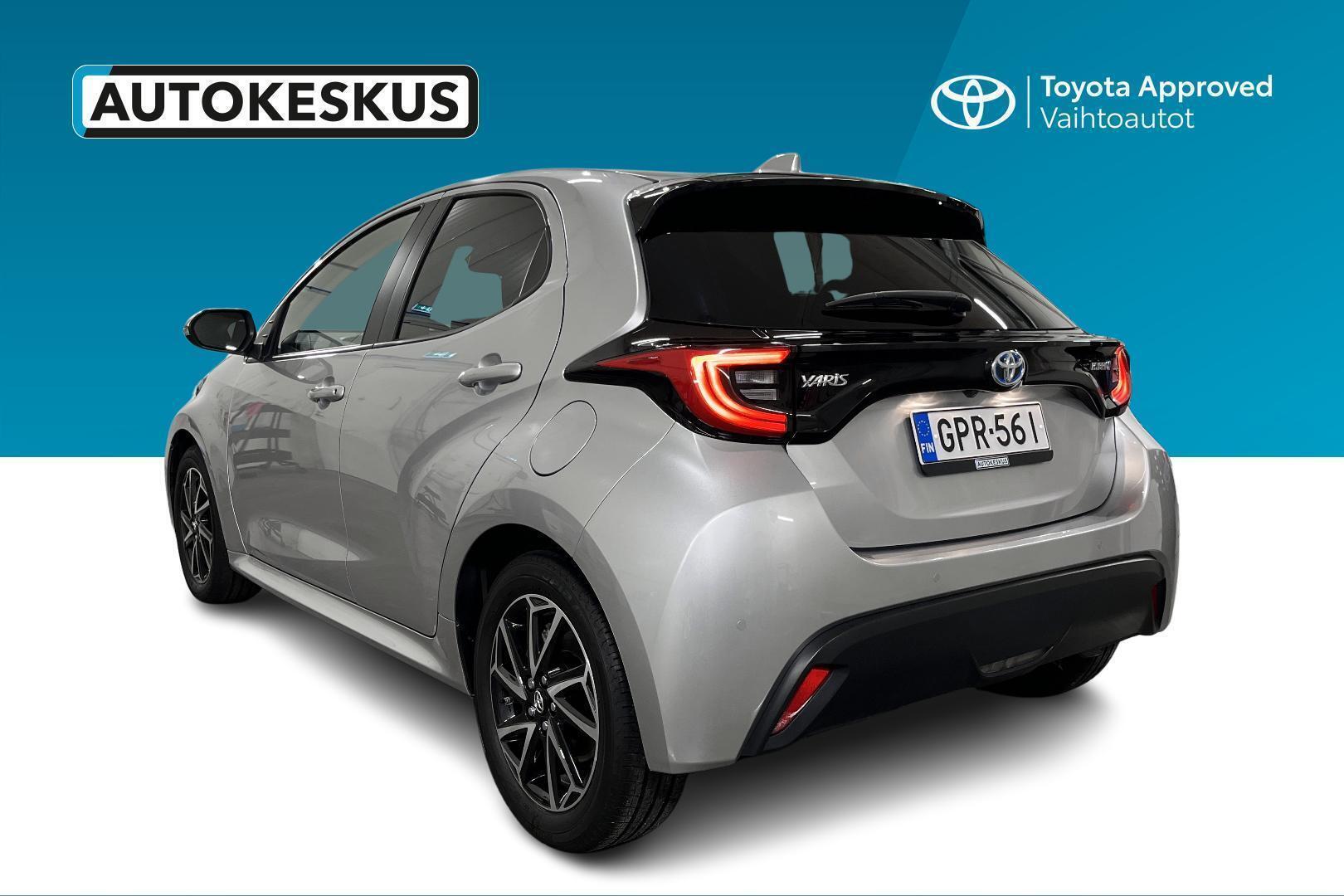 TOYOTA Yaris 7