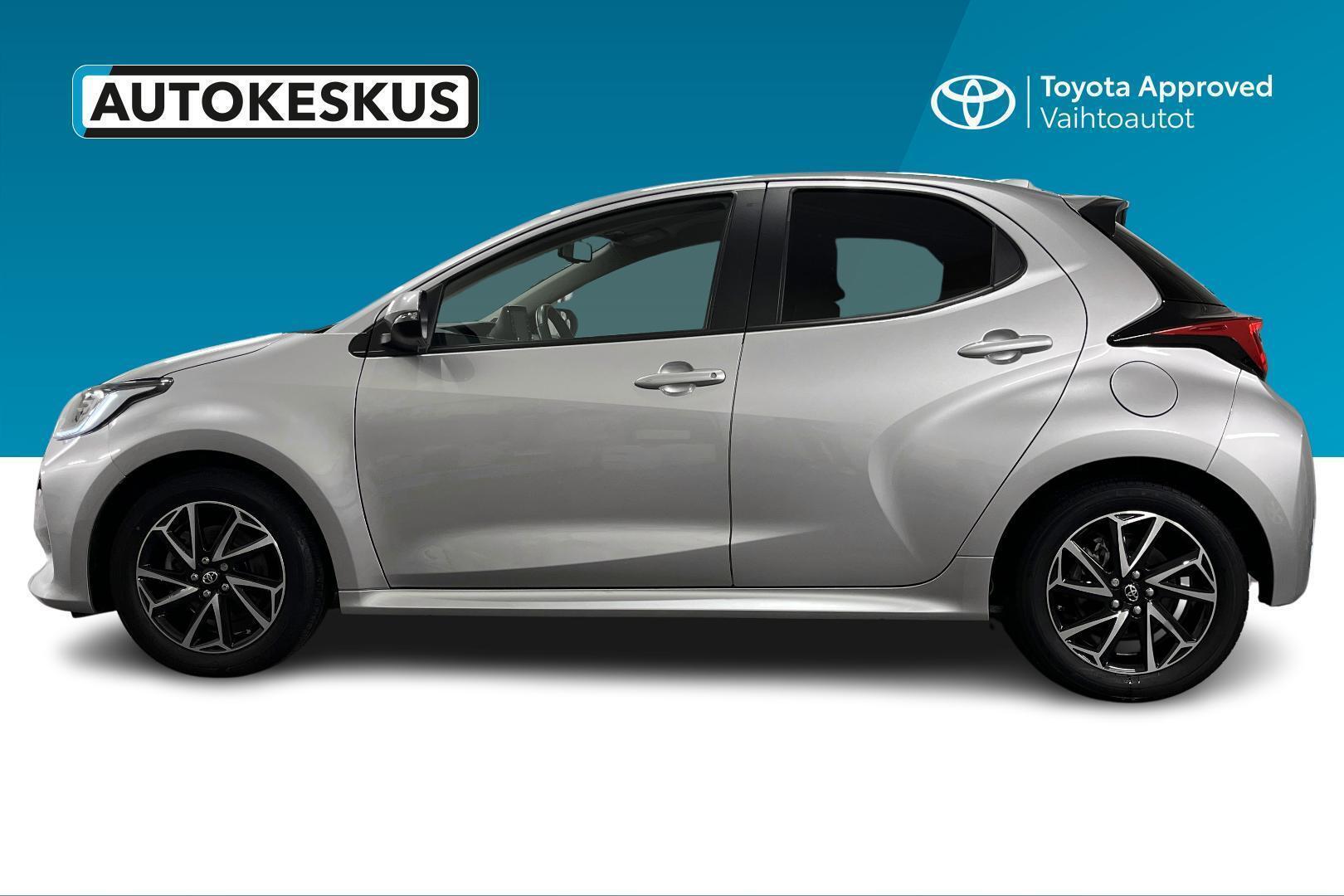 TOYOTA Yaris 8