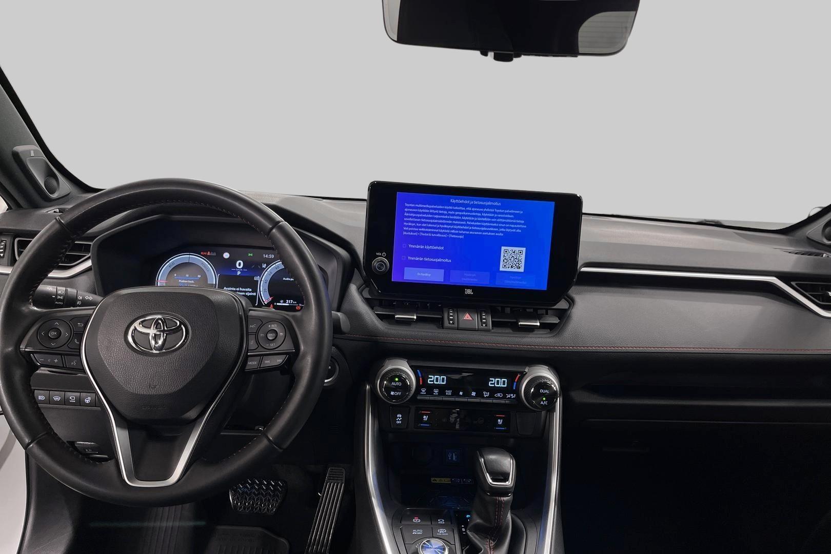 TOYOTA RAV4 Plug-in 11