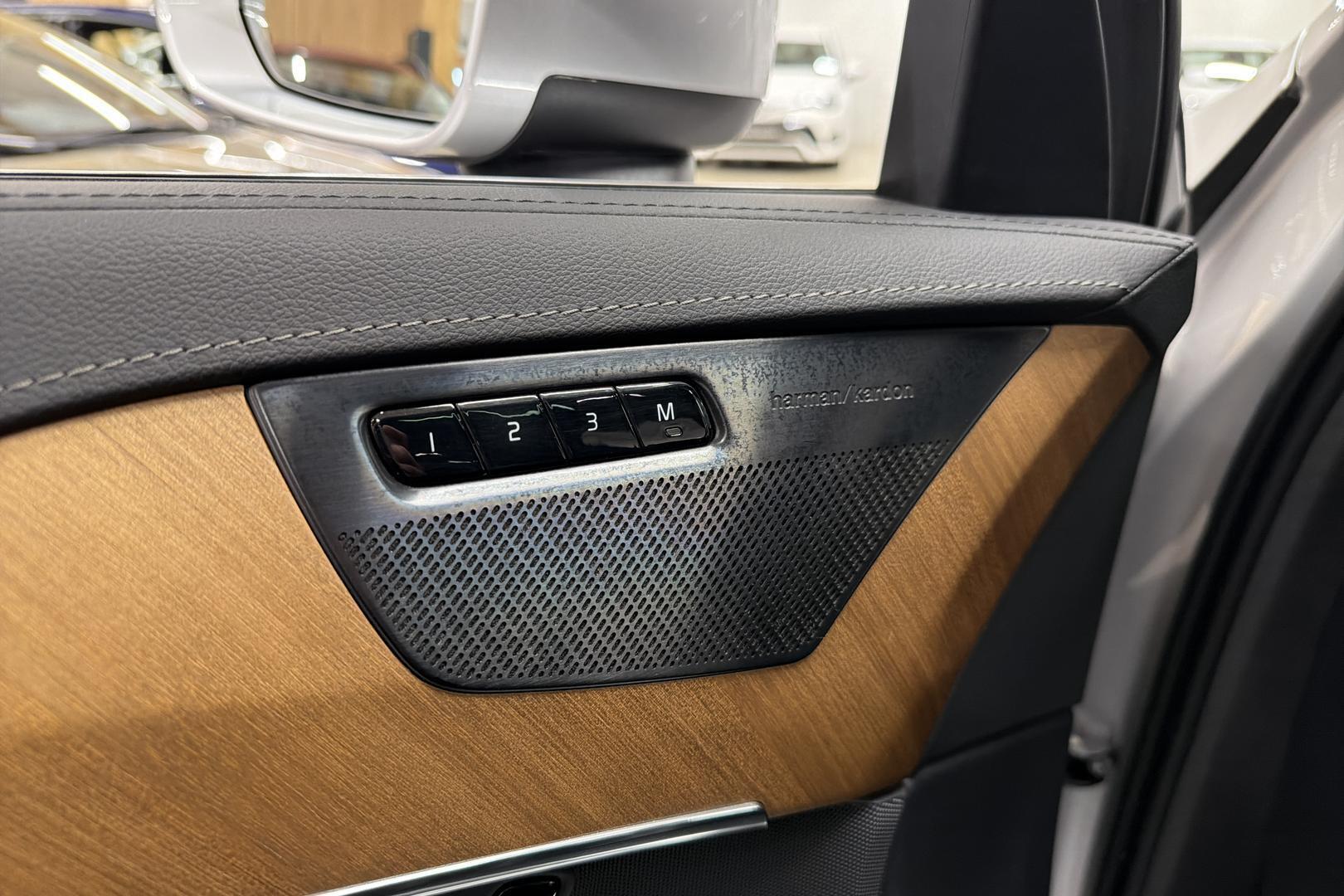 VOLVO XC90 17