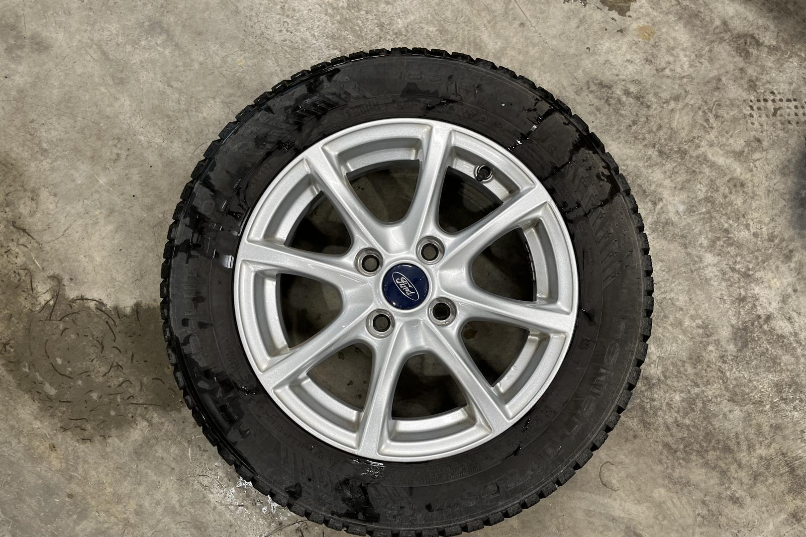 FORD Fiesta 14