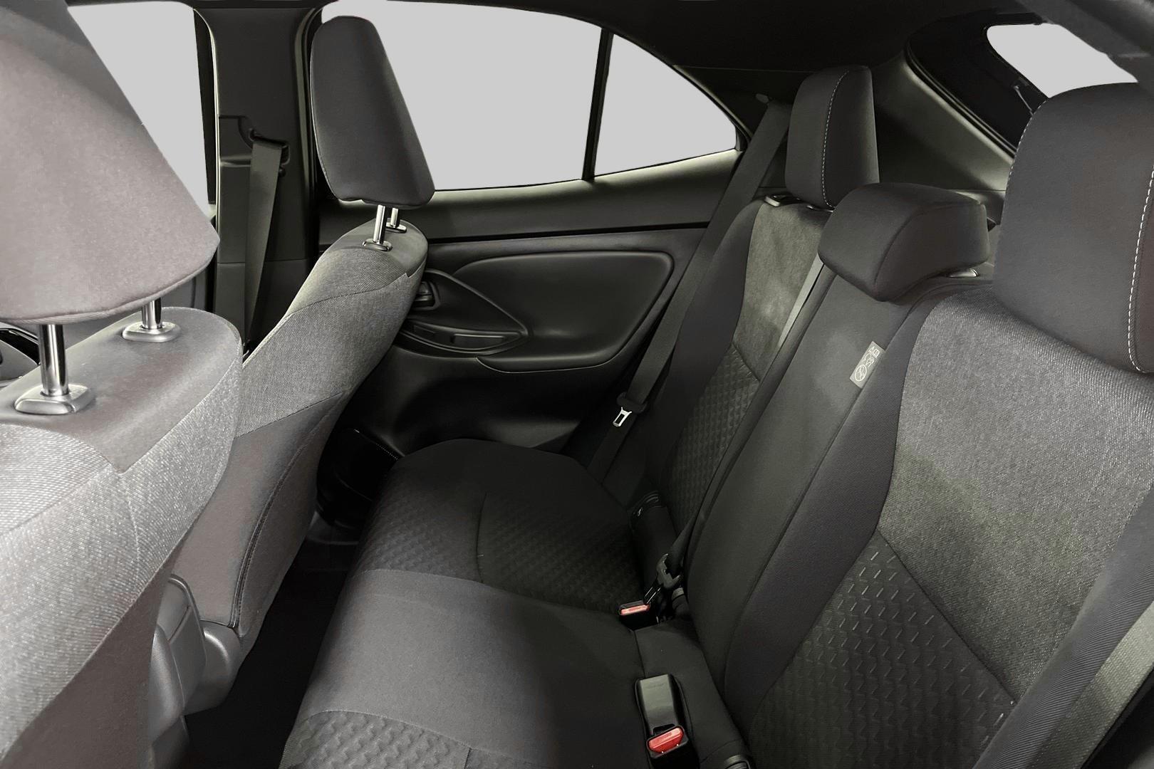 TOYOTA Yaris Cross 10