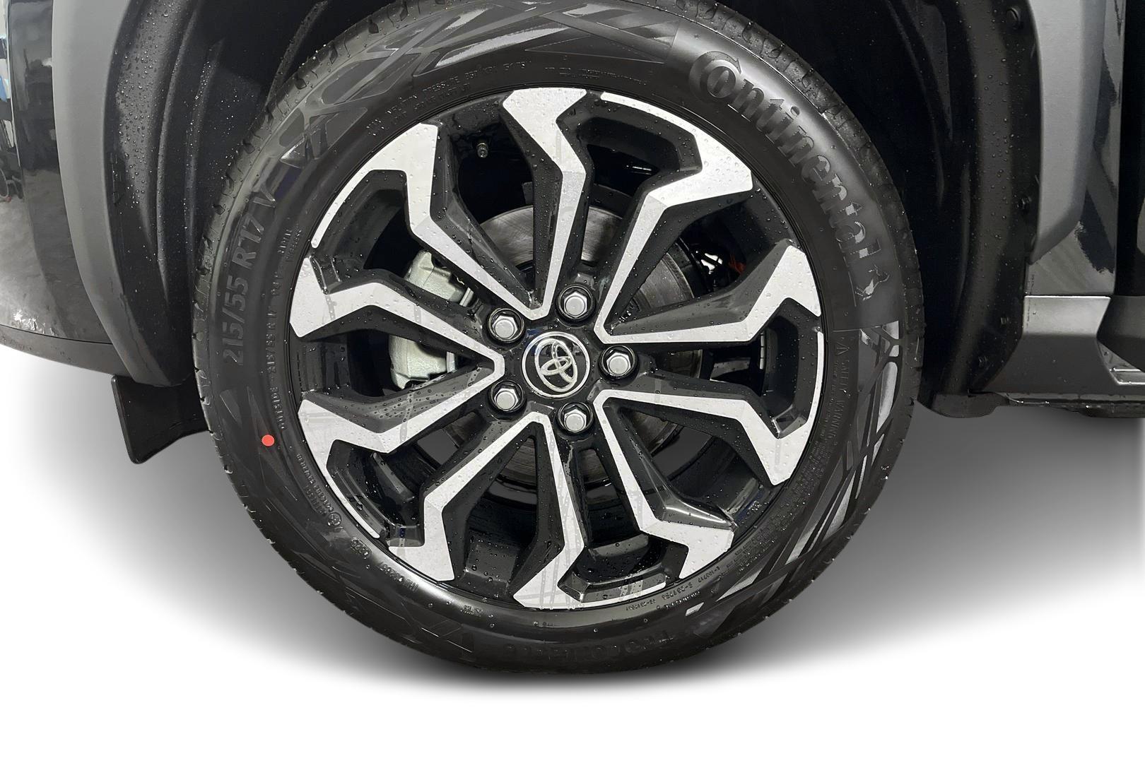 TOYOTA Yaris Cross 13