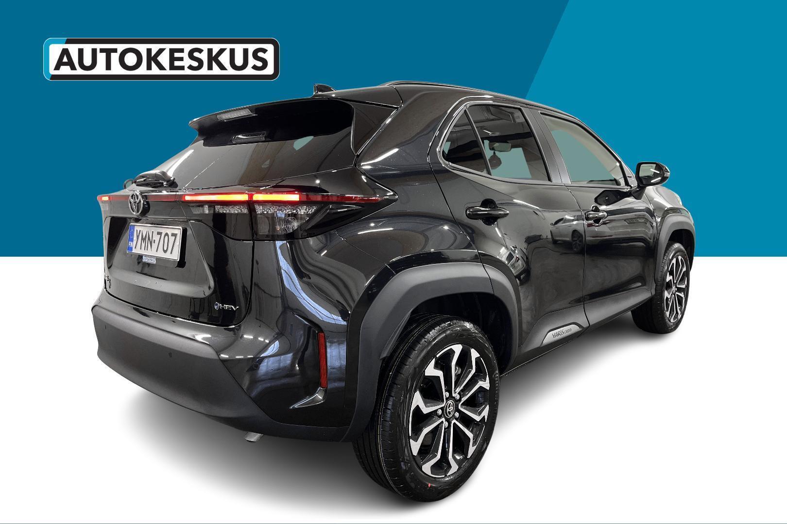 TOYOTA Yaris Cross 5