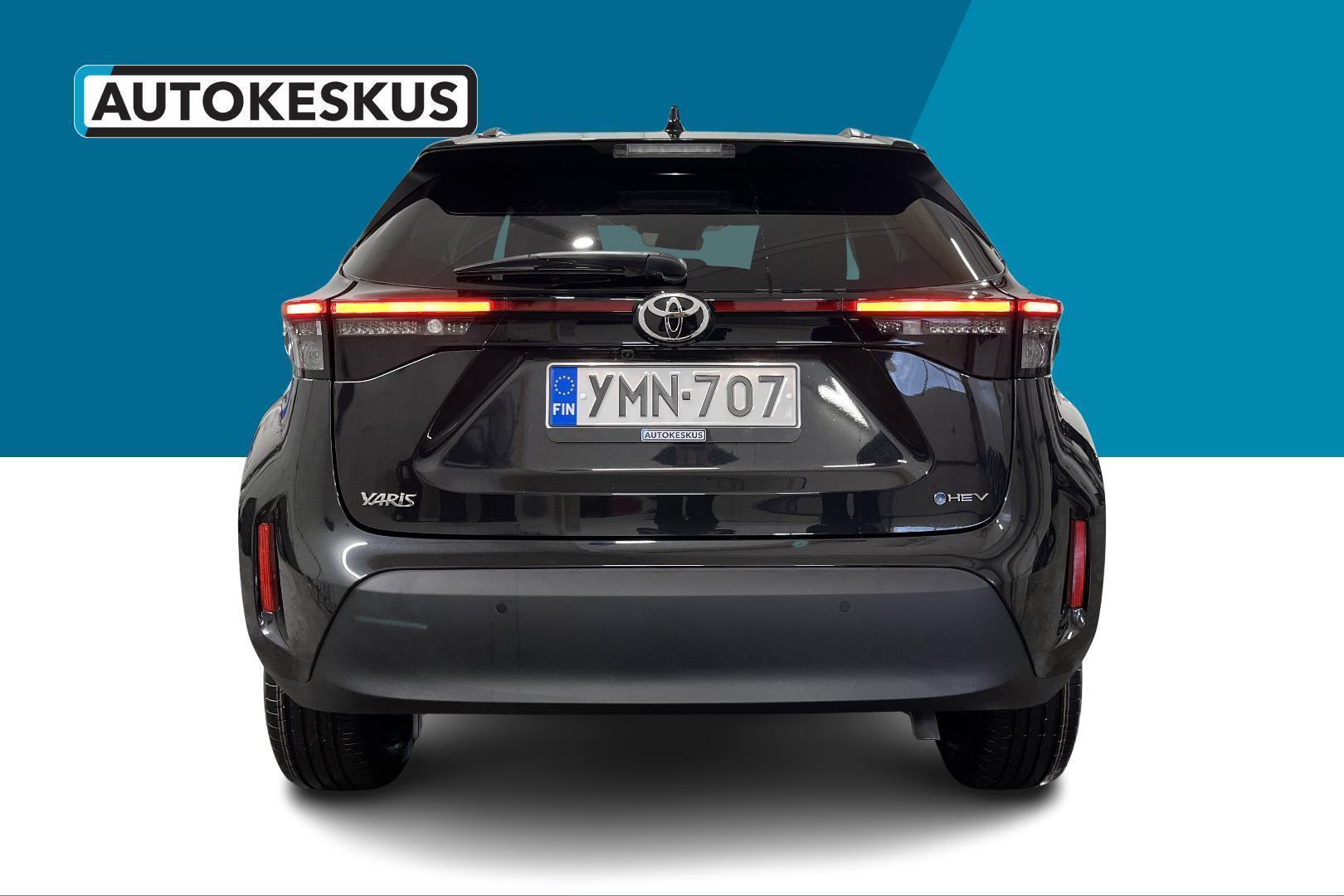 TOYOTA Yaris Cross 6