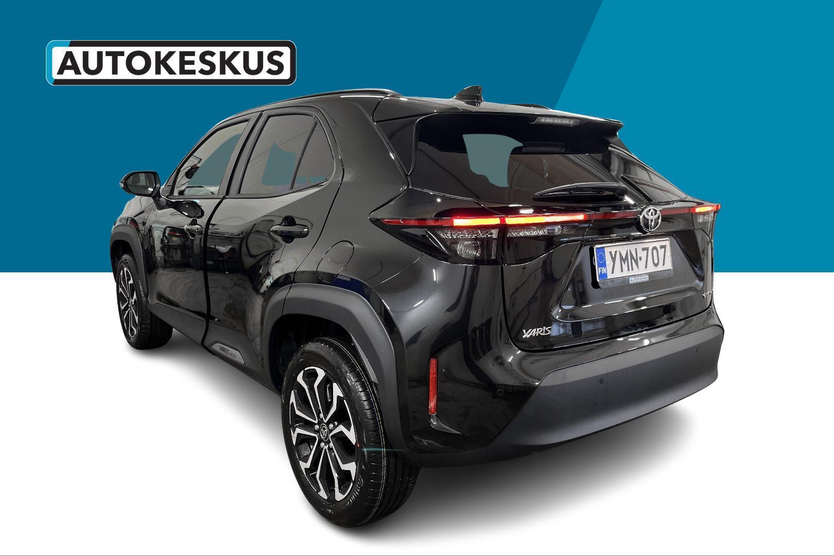 TOYOTA Yaris Cross 7