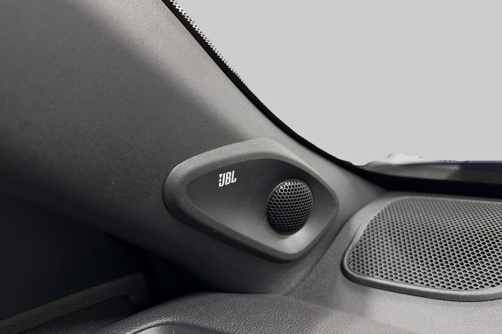 TOYOTA YARIS CROSS 17