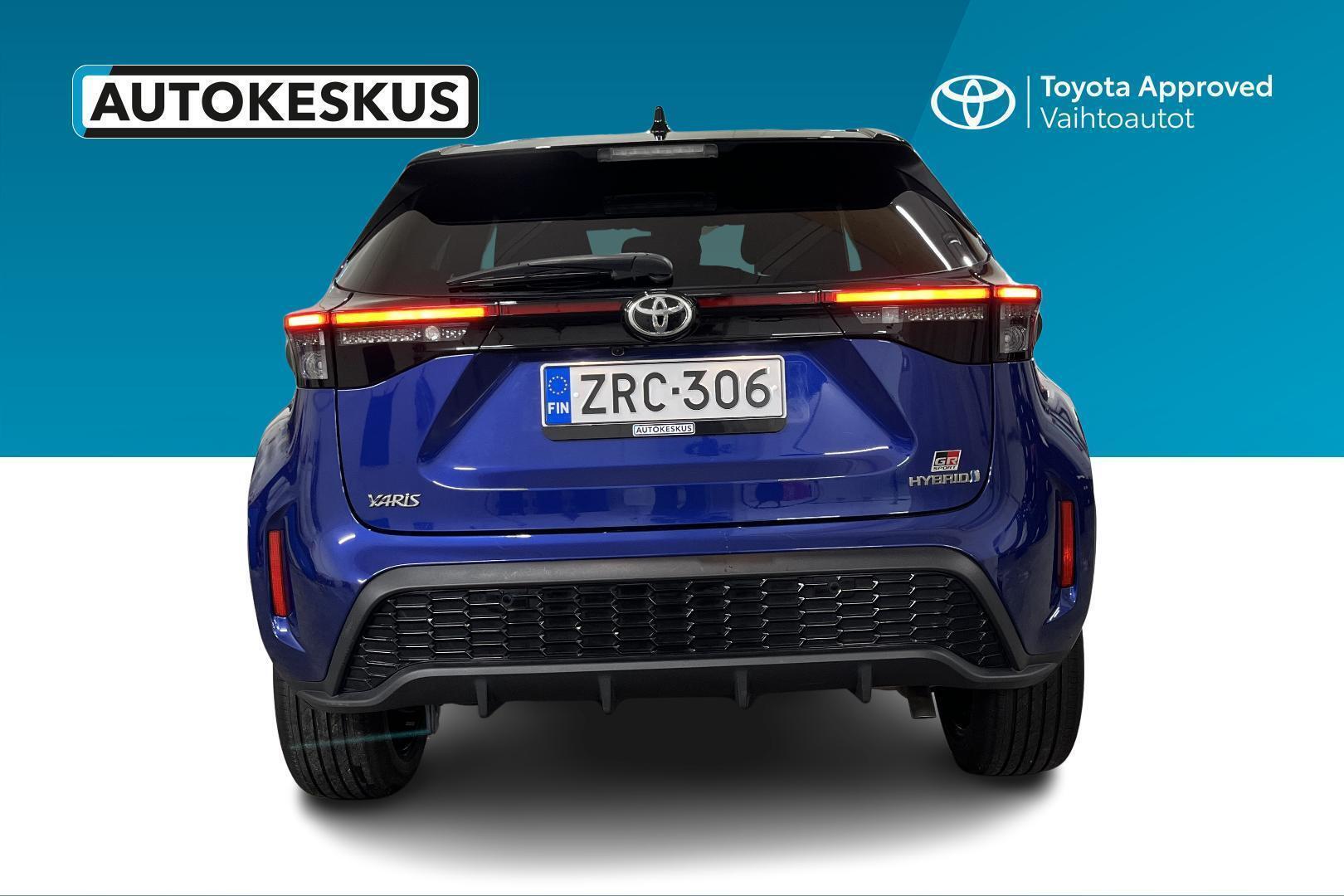 TOYOTA YARIS CROSS 6