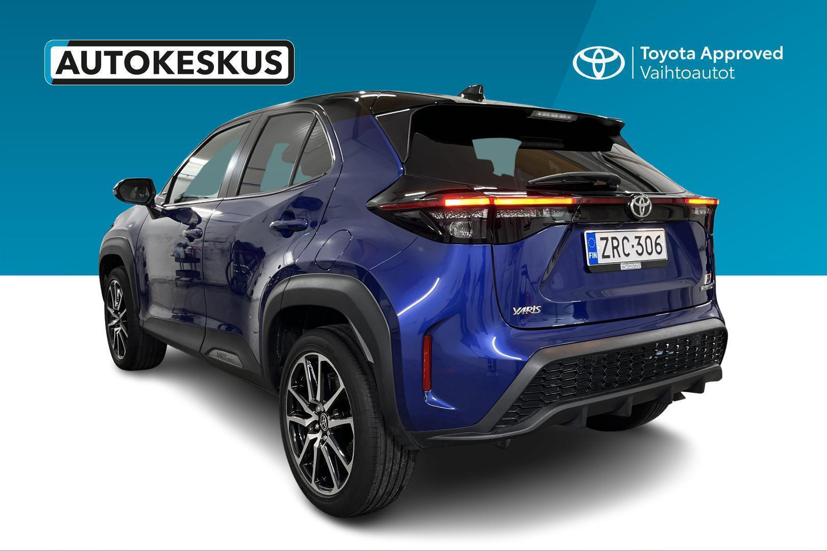 TOYOTA YARIS CROSS 7