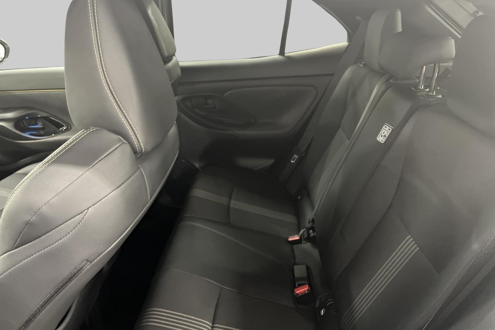 TOYOTA YARIS CROSS 10
