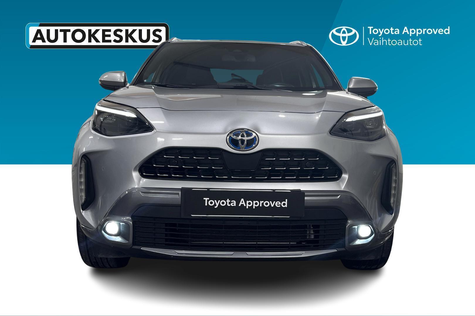 TOYOTA YARIS CROSS 2