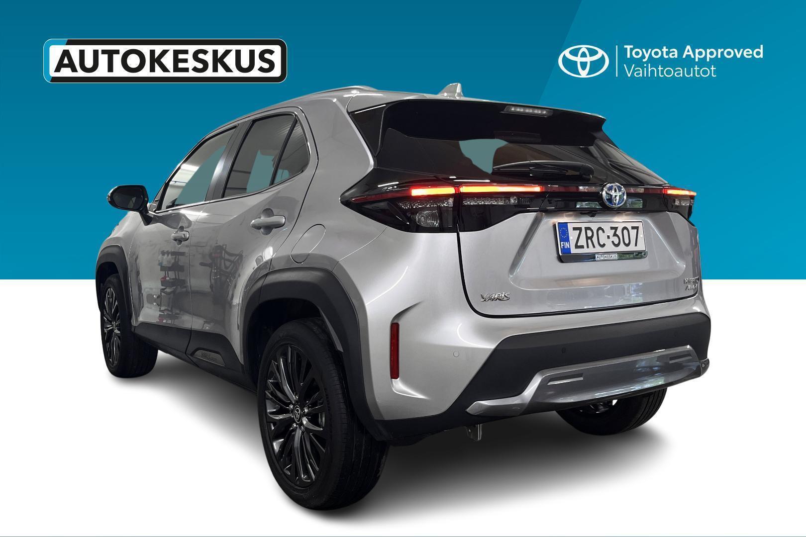TOYOTA YARIS CROSS 7