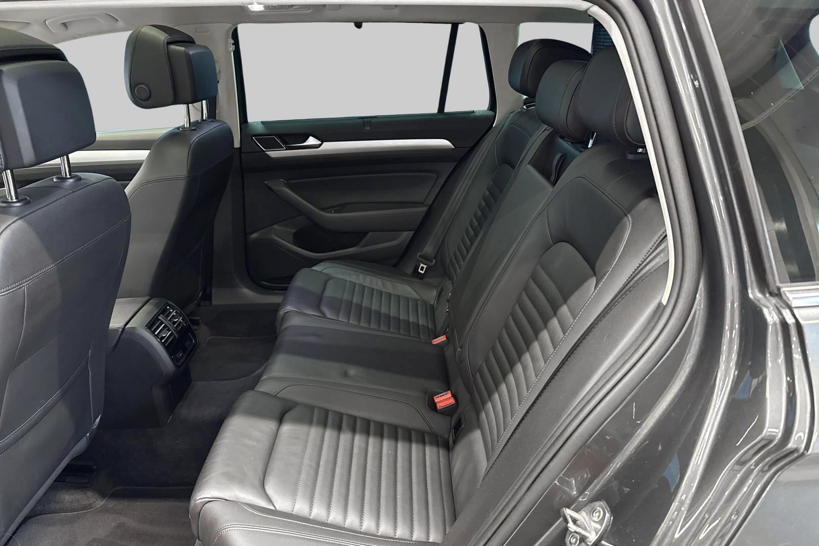VOLKSWAGEN Passat 2016