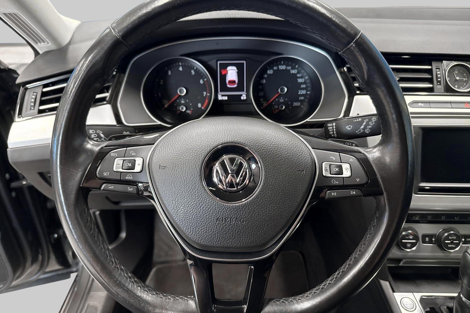 VOLKSWAGEN Passat 2016