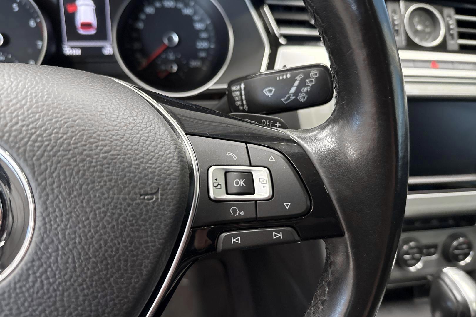 VOLKSWAGEN Passat 2016