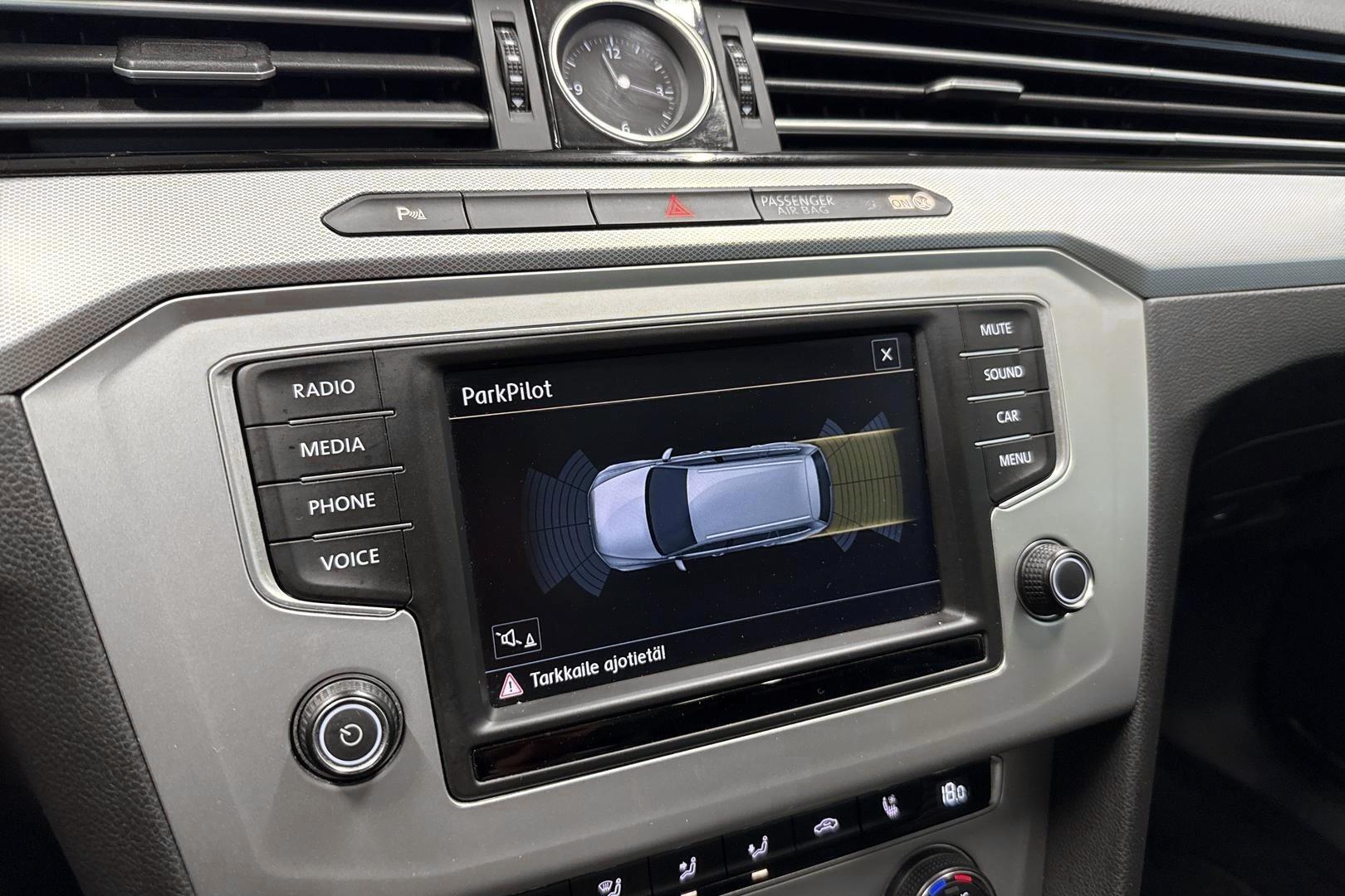 VOLKSWAGEN Passat 2016
