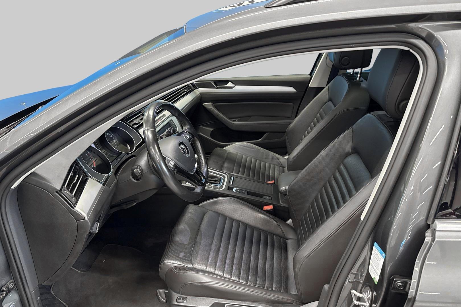 VOLKSWAGEN Passat 2016
