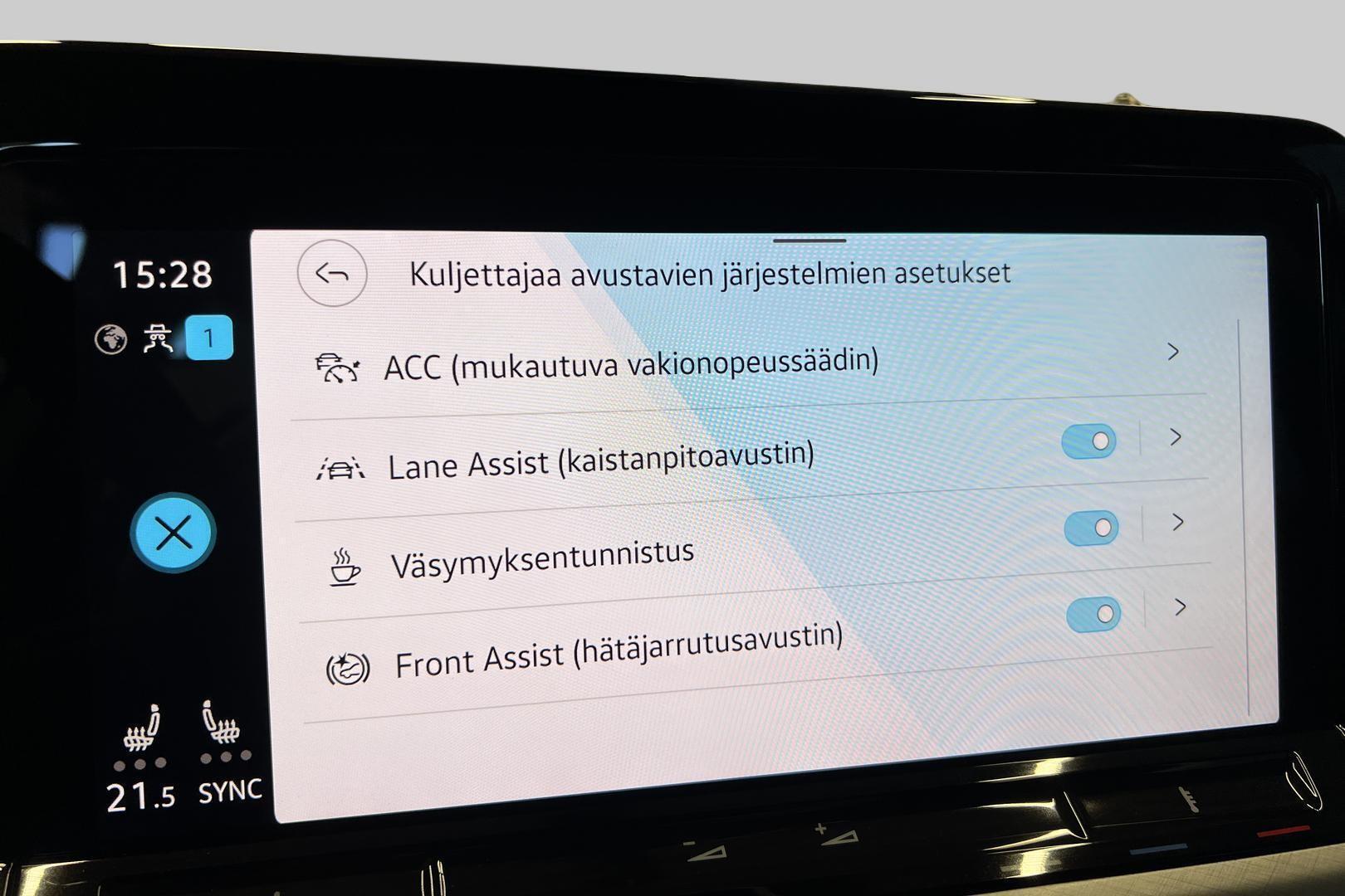 VOLKSWAGEN Golf 2023