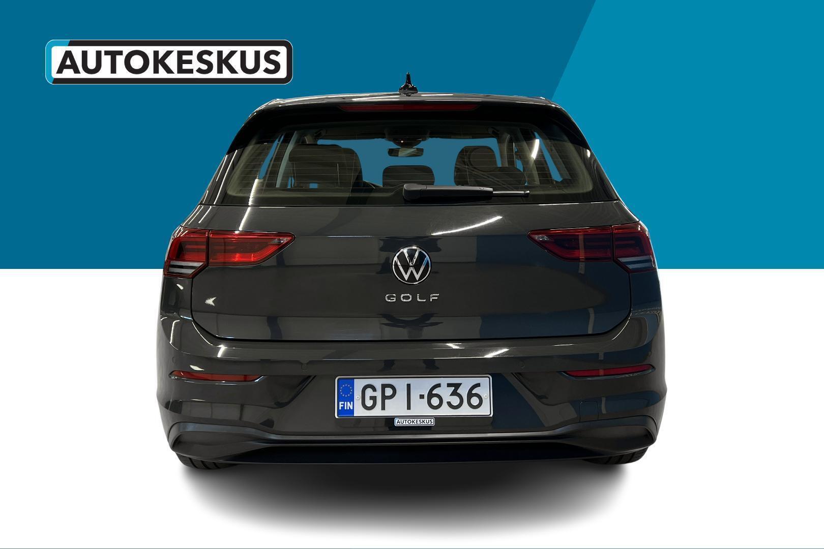 VOLKSWAGEN Golf 2023