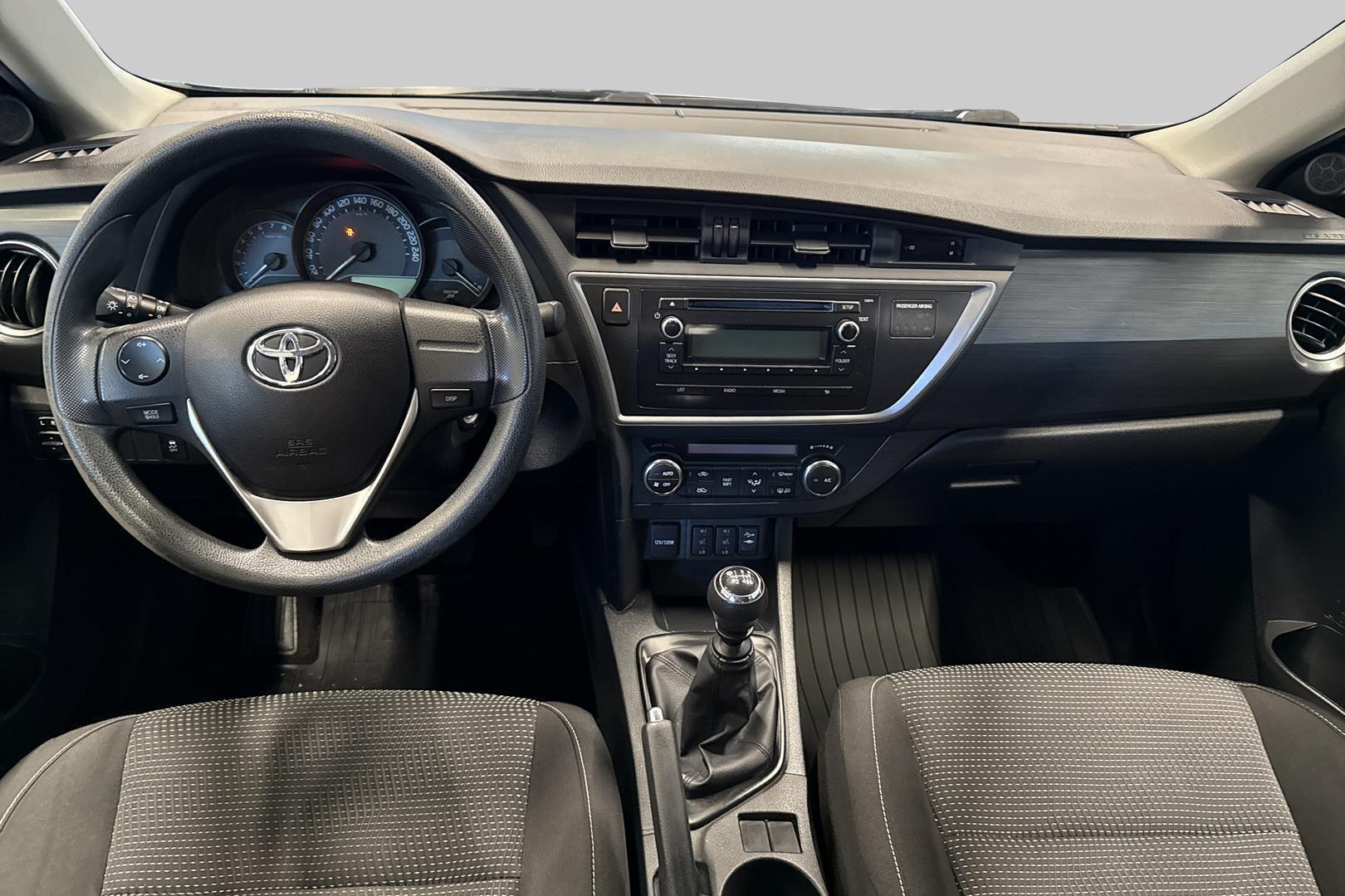 TOYOTA Auris 2014