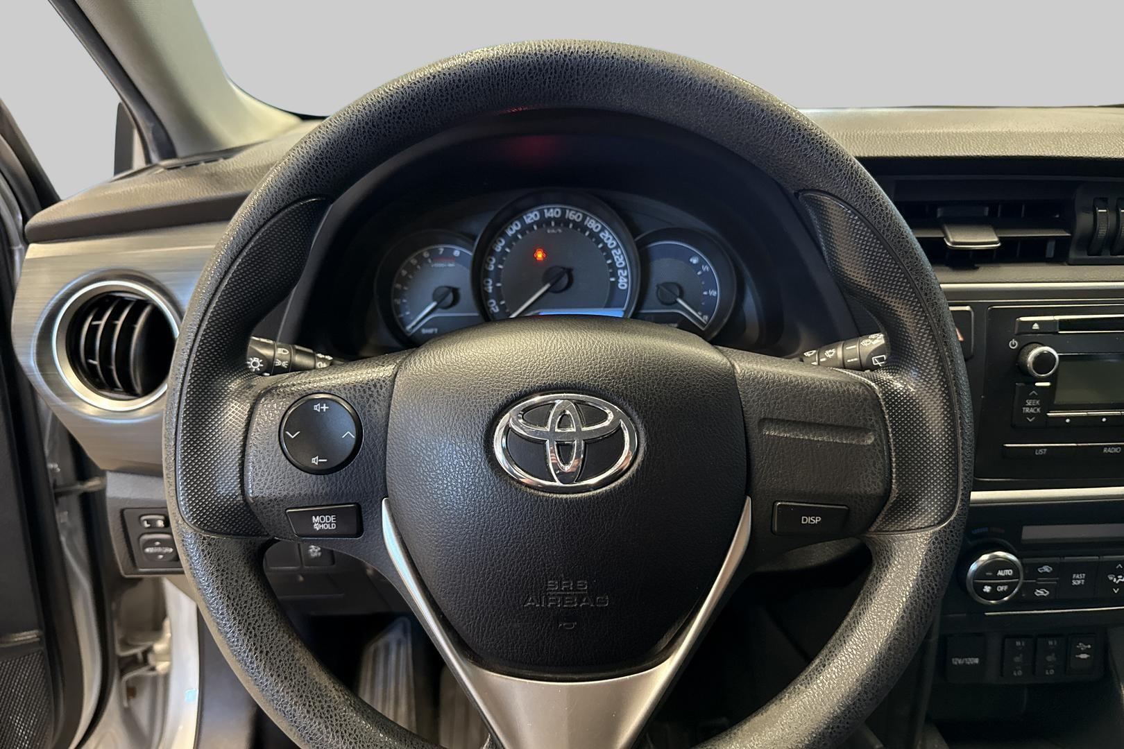 TOYOTA Auris 2014