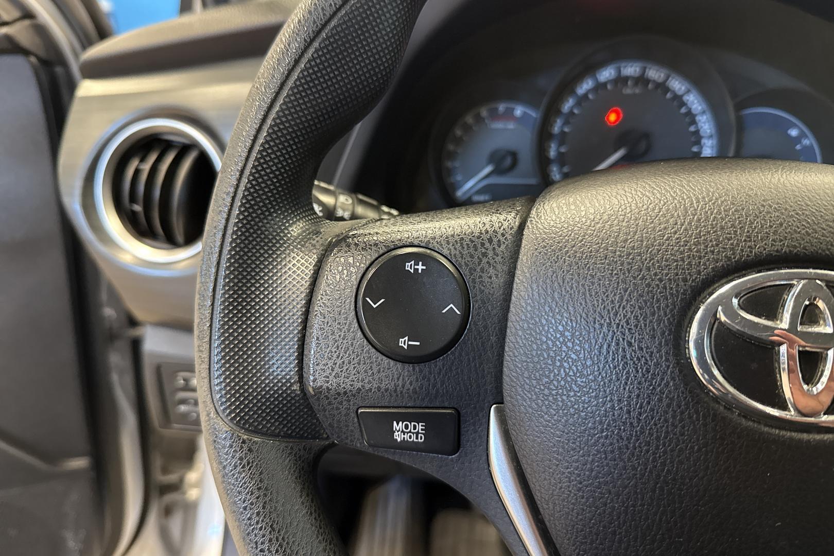 TOYOTA Auris 2014