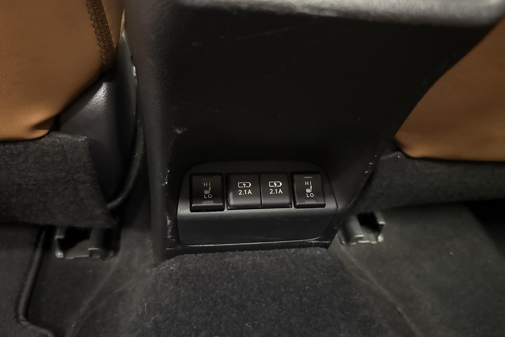 LEXUS UX 2021