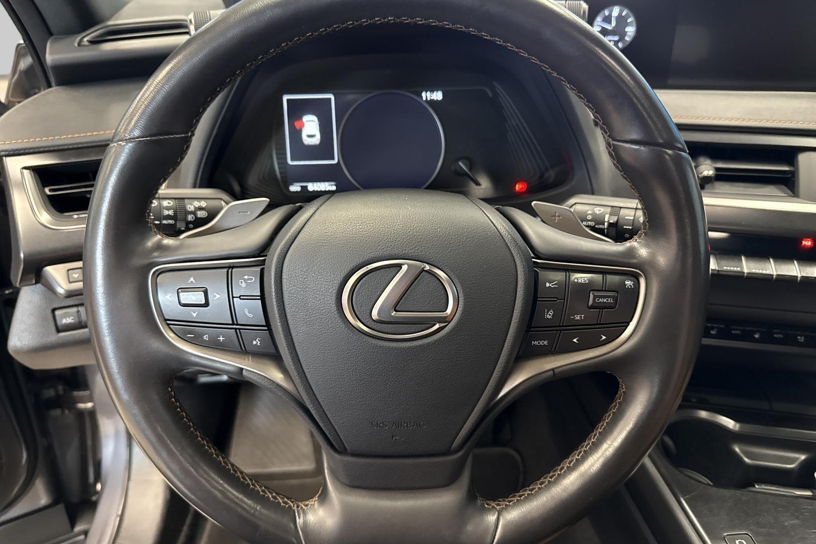 LEXUS UX 2021