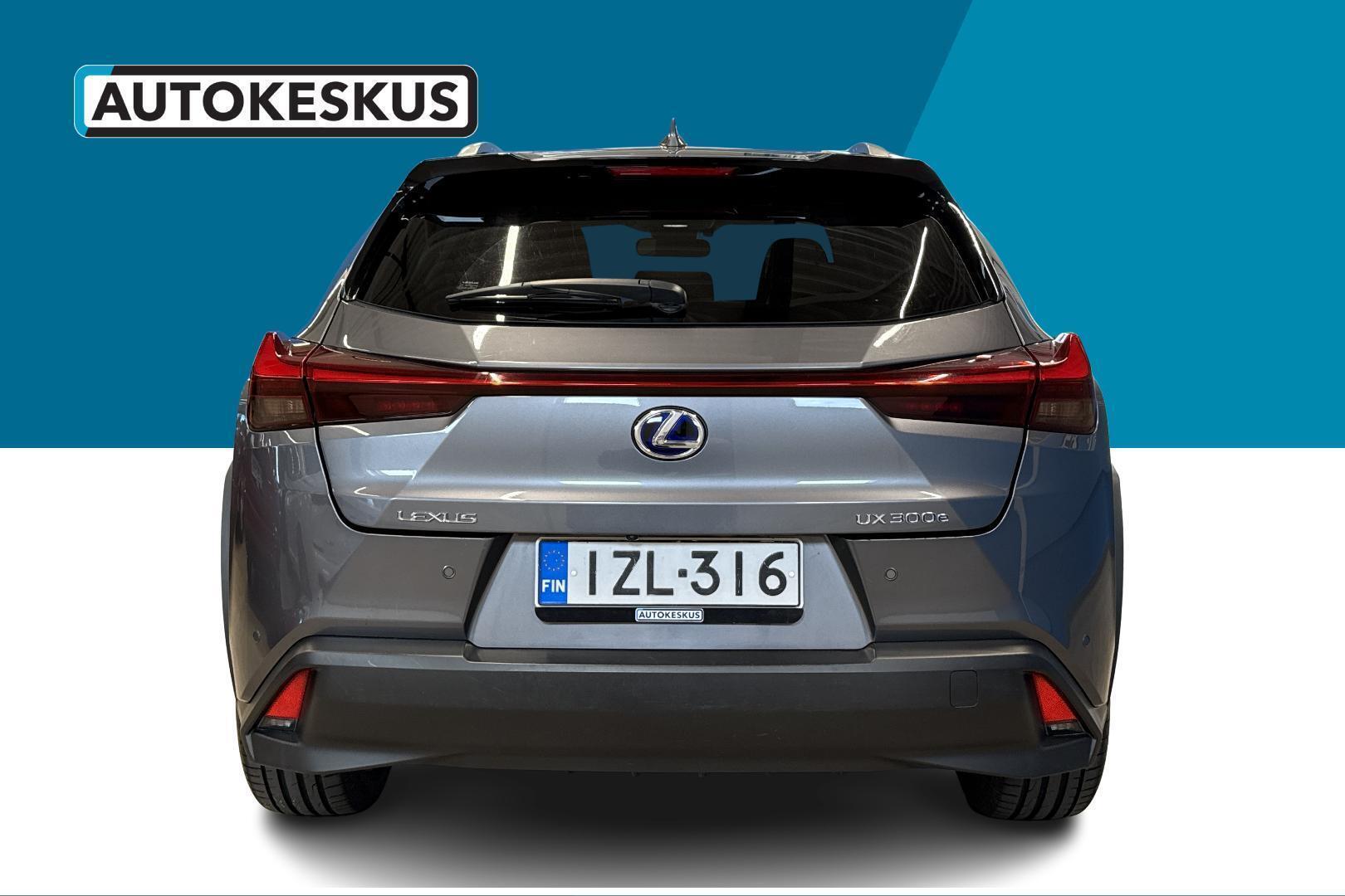 LEXUS UX 2021