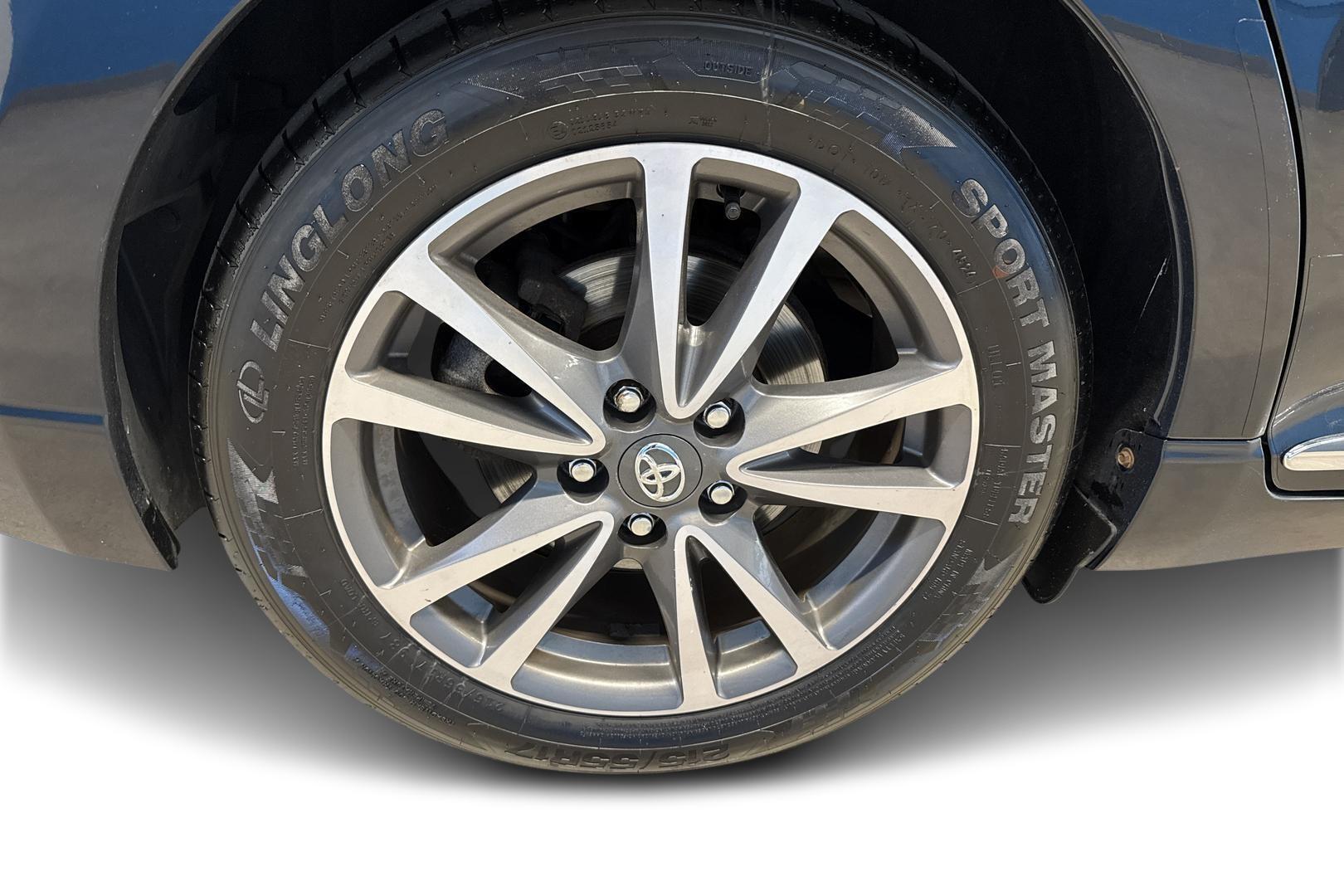 TOYOTA Avensis 2014